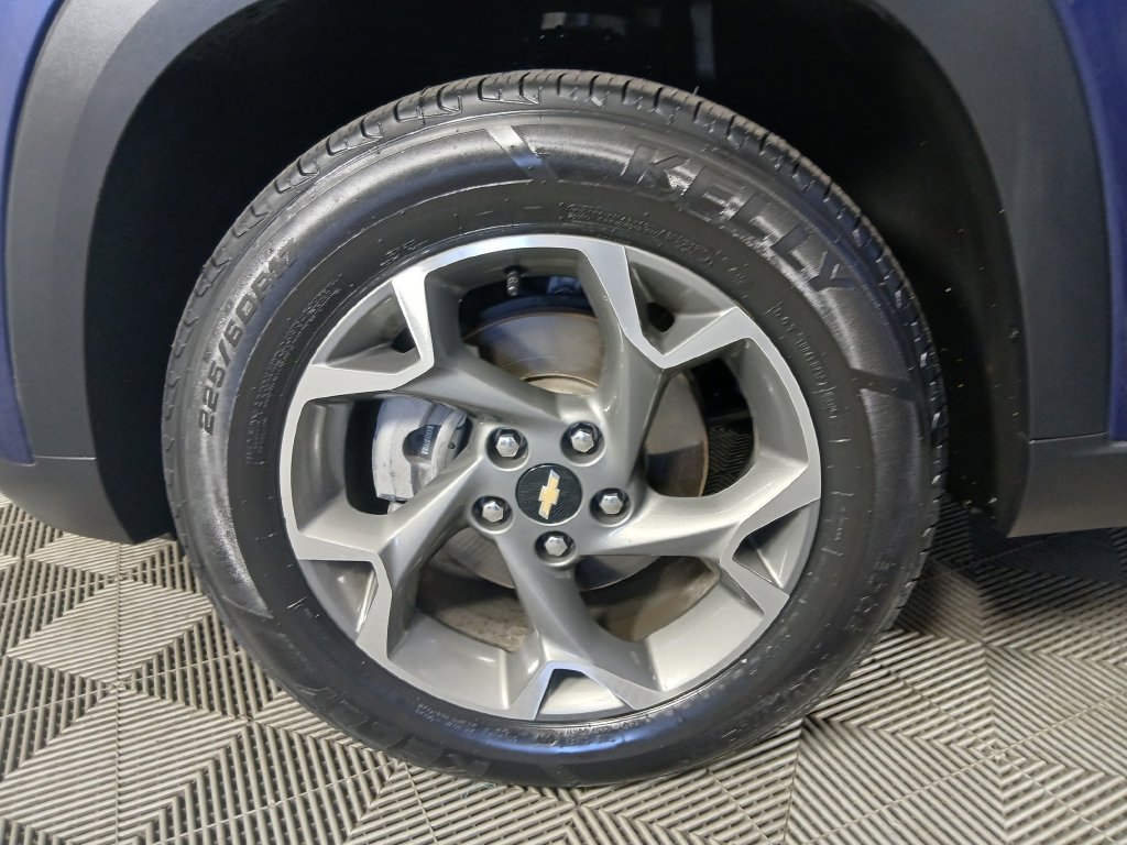 Certified 2024 Chevrolet Trax LT w/ Driver Confidence Package FWD image 31