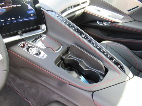 Used 2024 Chevrolet Corvette Stingray Premium Conv w/ Z51 Performance Package RWD image 19