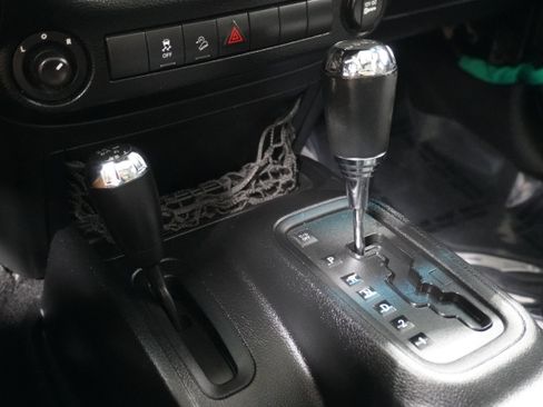 Used 2011 Jeep Wrangler Unlimited Sport image 19