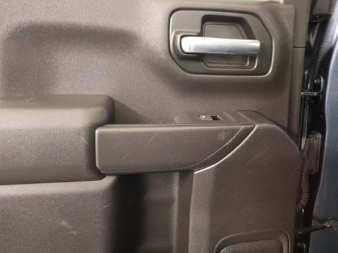 Used 2020 Chevrolet Silverado 1500 Custom w/ Custom Value Package image 27