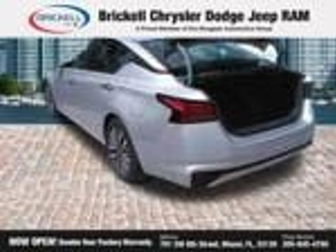 Used 2024 Nissan Altima 2.5 SV FWD image 13