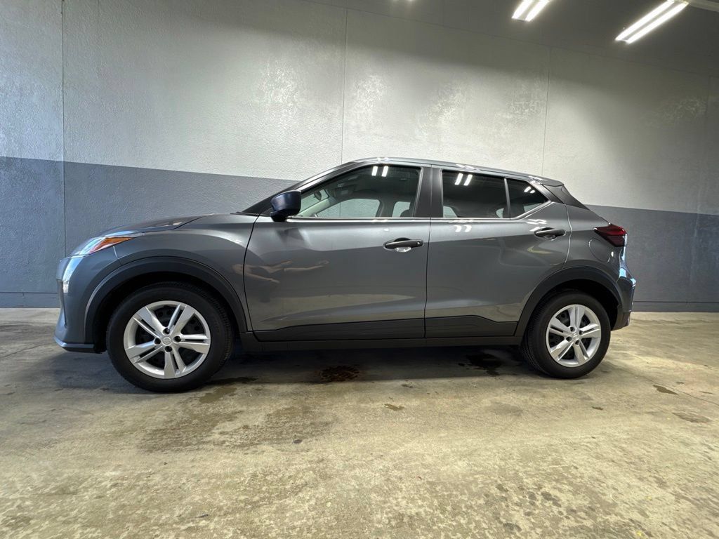 Used 2025 Nissan Kicks Play S FWD image 2