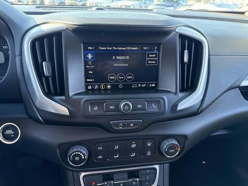 Used 2024 GMC Terrain SLE image 23