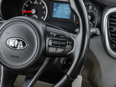 Used 2017 Kia Sorento LX w/ LX Convenience Package image 18