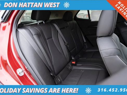 Used 2023 Buick Envision Essence image 25