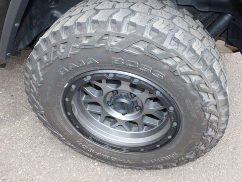 Used 2018 Jeep Wrangler Unlimited Sahara AWD/4WD image 58