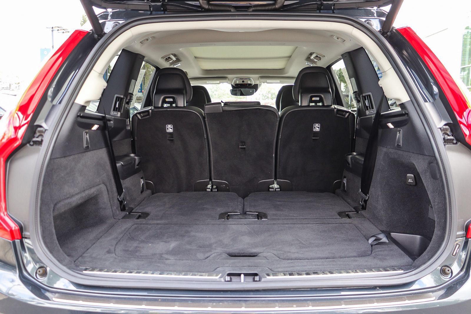 Used 2021 Volvo XC90 T8 Inscription Expression w/ Advanced Package AWD/4WD image 27