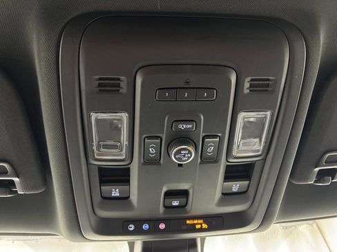 Used 2021 Chevrolet Tahoe Premier w/ Premium Package image 24