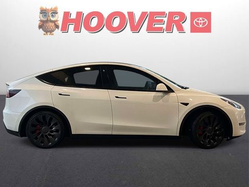 Used 2022 Tesla Model Y Performance AWD/4WD image 2