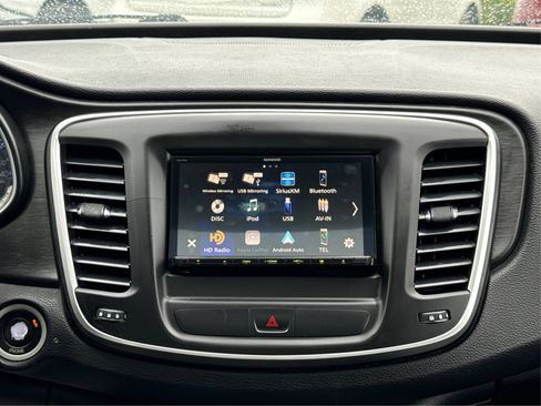 Used 2015 Chrysler 200 Limited w/ Convenience Group FWD image 15