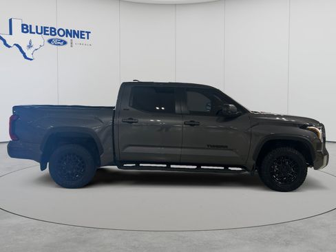 Used 2025 Toyota Tundra SR5 w/ SR5 Premium Package AWD/4WD image 4