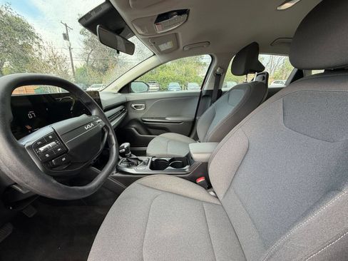 Used 2025 Kia K4 FWD image 24