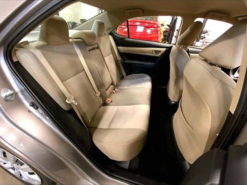 Used 2015 Toyota Corolla LE image 18