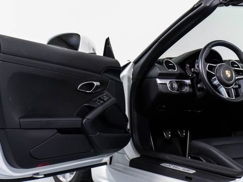 Used 2024 Porsche 718 Boxster S RWD image 35