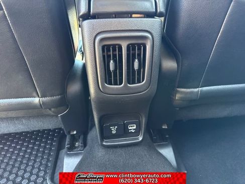 Used 2018 Jeep Compass Trailhawk w/ Leather Interior Group AWD/4WD image 28