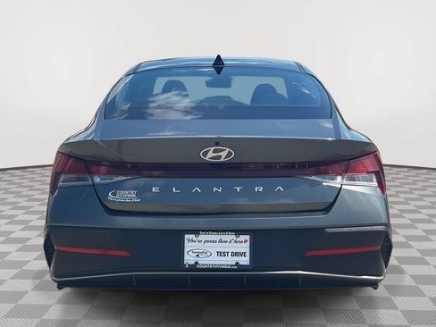 Used 2024 Hyundai Elantra SEL FWD image 10