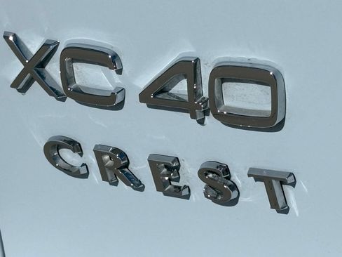 New 2026 Volvo XC40 B5 Plus w/ Protection Package Premier AWD/4WD image 10