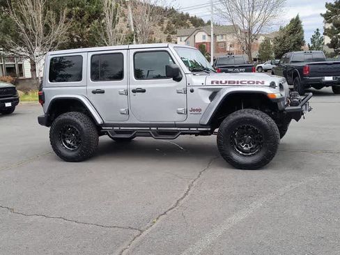Used 2018 Jeep Wrangler Unlimited Rubicon image 2