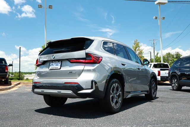 Used 2025 BMW X1 xDrive28i AWD/4WD image 6