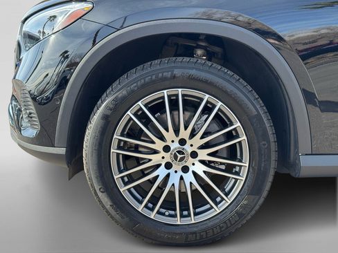 Certified 2025 Mercedes-Benz GLC 300 GLC 300 image 10