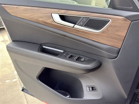 New 2026 Volkswagen Atlas SE image 17