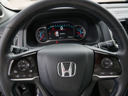 Used 2020 Honda Pilot Touring image 25