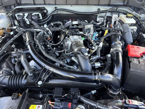 Certified 2022 Ford Bronco Wildtrak image 10