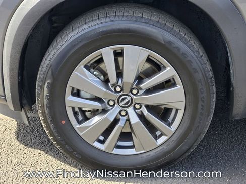 Used 2024 Nissan Pathfinder SV image 9