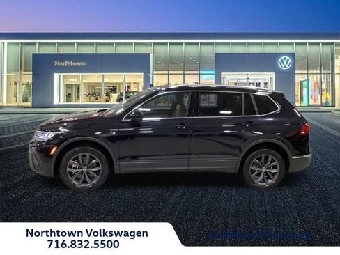 Certified 2023 Volkswagen Tiguan SE AWD/4WD image 3