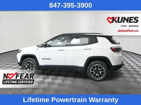 Used 2025 Jeep Compass Trailhawk AWD/4WD image 6