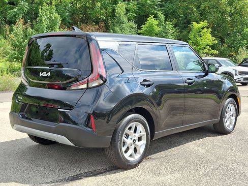 Used 2025 Kia Soul LX FWD image 6