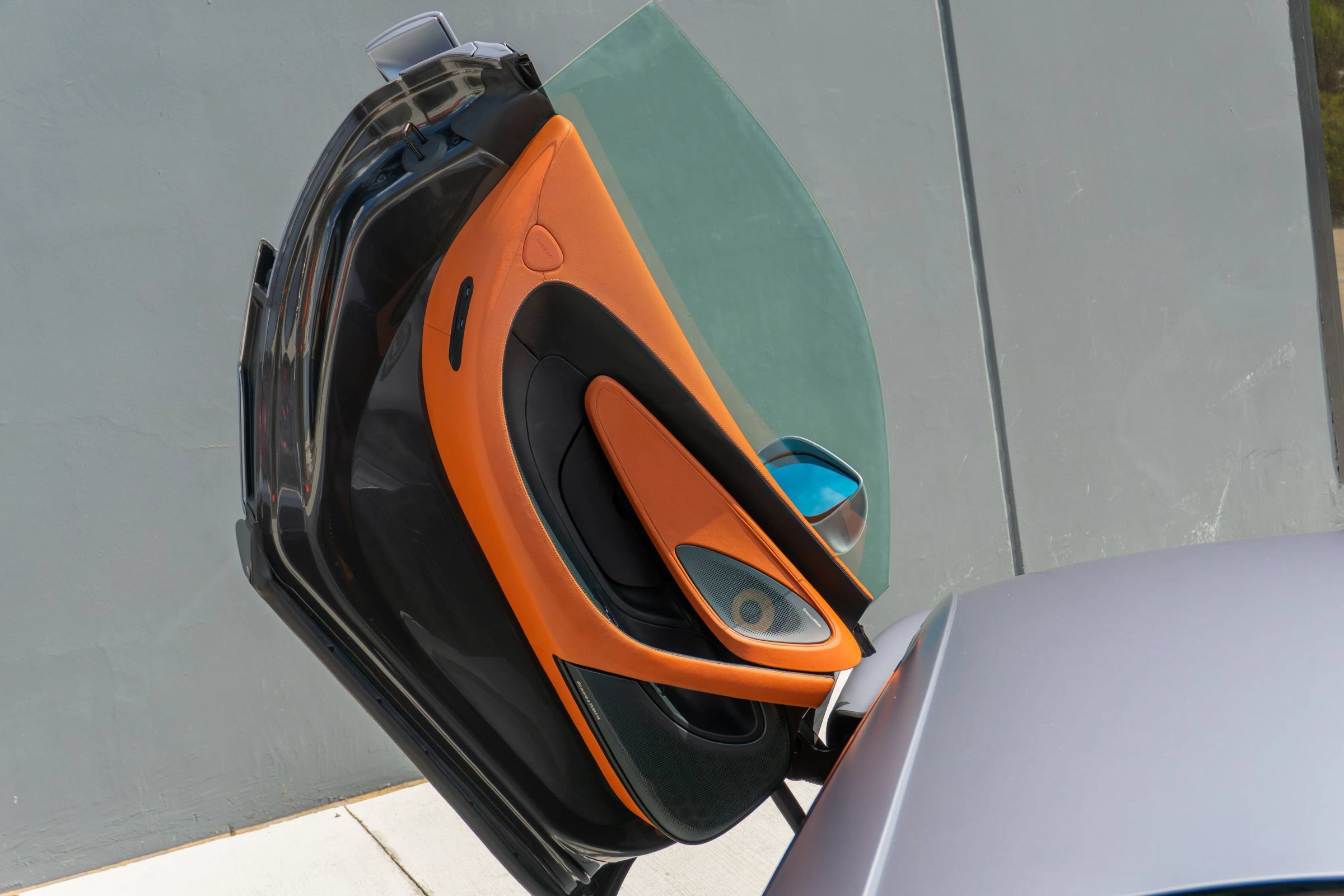 Used 2017 McLaren 570S Coupe RWD image 54