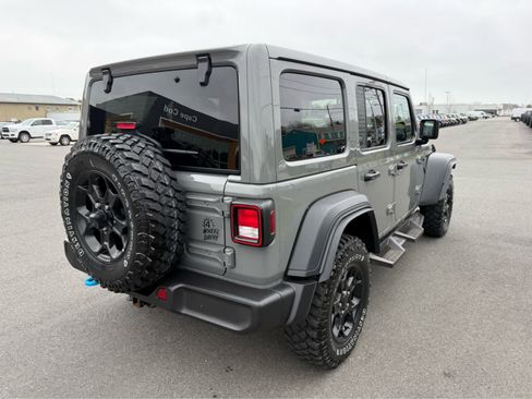 Used 2023 Jeep Wrangler Unlimited w/ Cold Weather Group AWD/4WD image 9