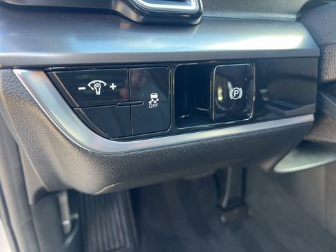 Certified 2025 Kia Sportage EX image 50