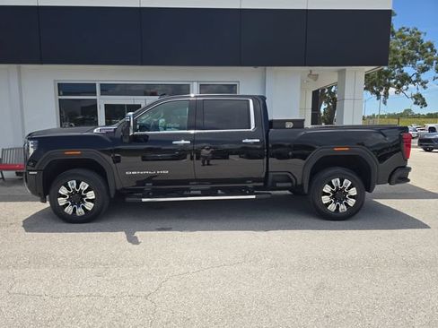 Certified 2024 GMC Sierra 2500 Denali w/ Denali Reserve Package AWD/4WD image 4