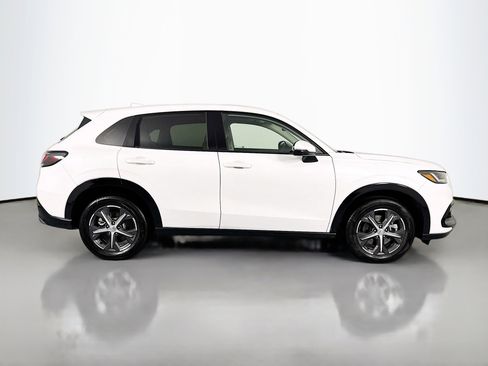 Certified 2025 Honda HR-V EX-L image 4