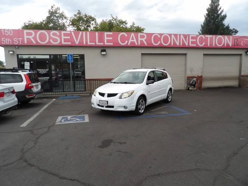 Used 2004 Pontiac Vibe w/ Power Group Value Package FWD image 1