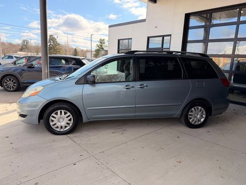 Used 2006 Toyota Sienna CE image 4