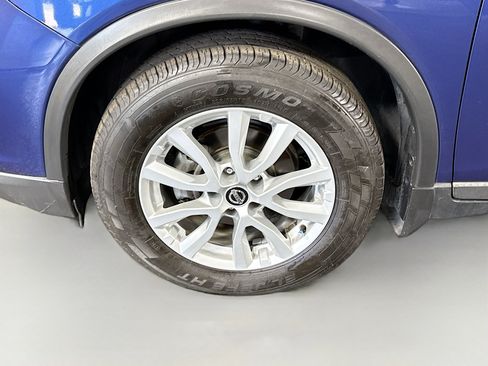 Used 2018 Nissan Rogue SV FWD image 38