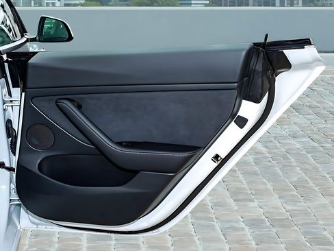 Used 2021 Tesla Model 3 Long Range image 14