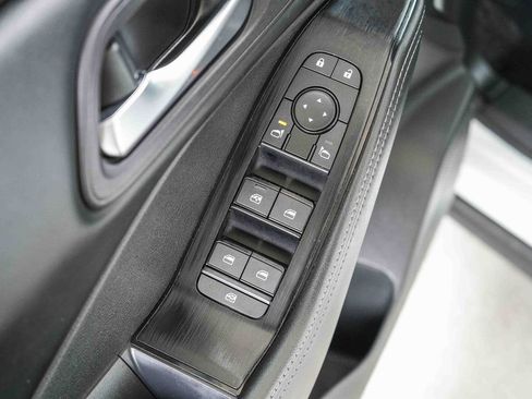 Used 2024 Nissan Rogue SV AWD/4WD image 19