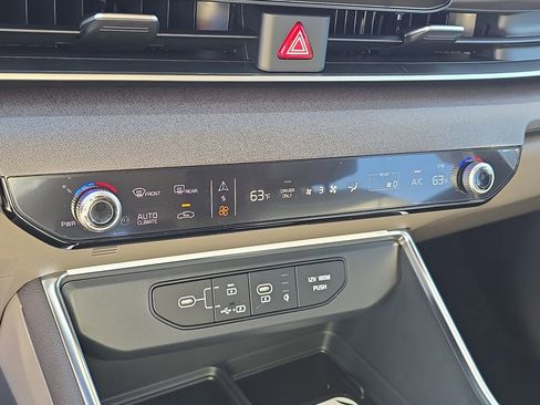 New 2026 Kia Carnival EX FWD image 25