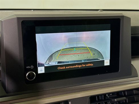 Used 2025 Toyota Tacoma TRD Off-Road image 9