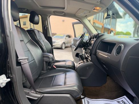 Used 2017 Jeep Patriot High Altitude AWD/4WD image 13