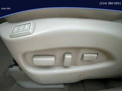 Used 2015 Cadillac SRX Luxury w/ Driver Awareness Package image 17