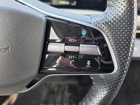 Used 2023 Nissan Ariya FWD image 20