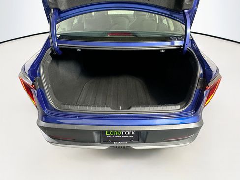 Used 2025 Kia K4 LXS image 29