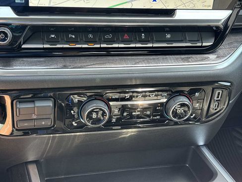 New 2026 Chevrolet Silverado 1500 LTZ w/ LTZ Premium Package AWD/4WD image 18