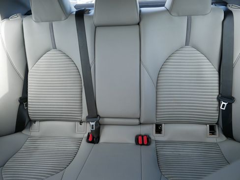 Used 2019 Toyota Camry SE FWD image 13