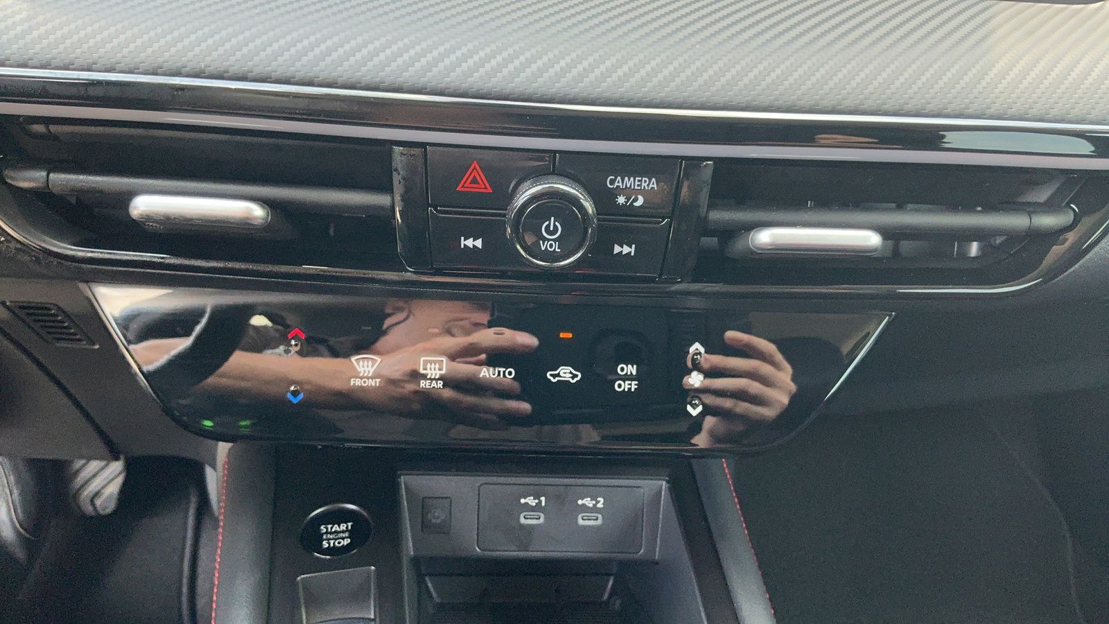 Certified 2025 Nissan Kicks SR FWD image 26